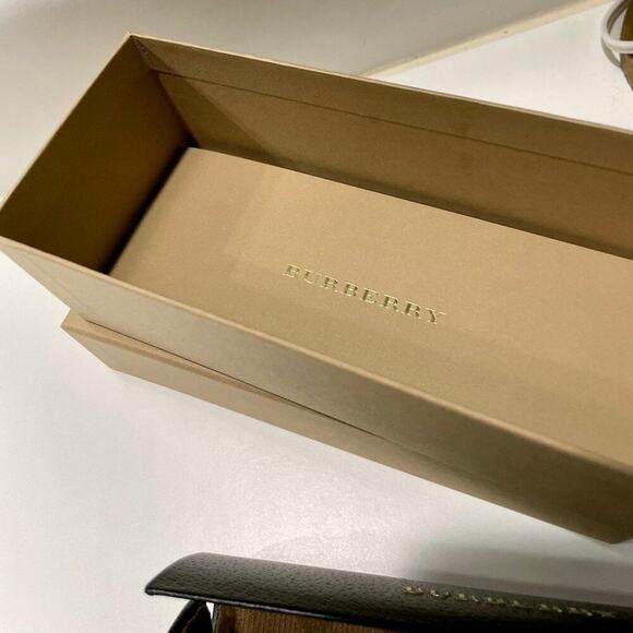 Burberry 54mm Square Sunglasses Green - Picture 7 of 9
